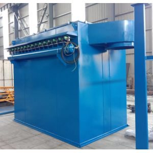 中鐵局?jǐn)嚢枵景惭b布袋除塵器的性能特點(diǎn)